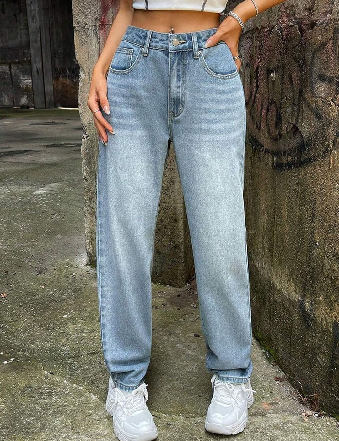 Kotty Women Blue Jean Tapered Fit High-Rise Clean Look Light Fade Stretchable Jeans