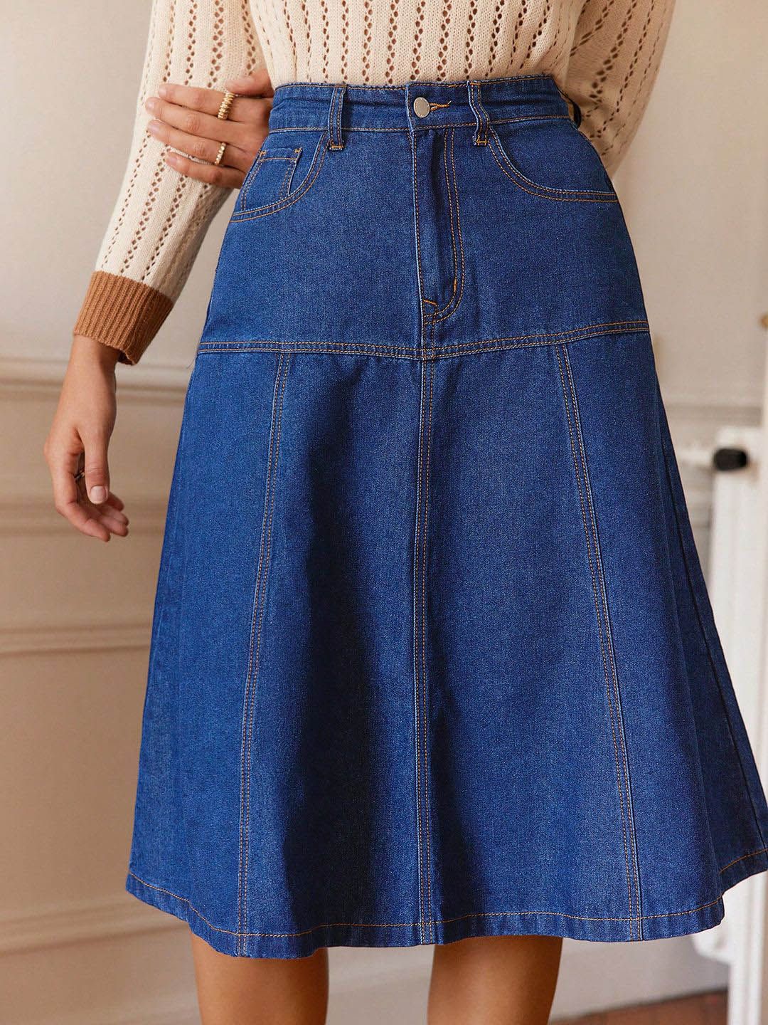  Kotty Flared Knee Length Skirts