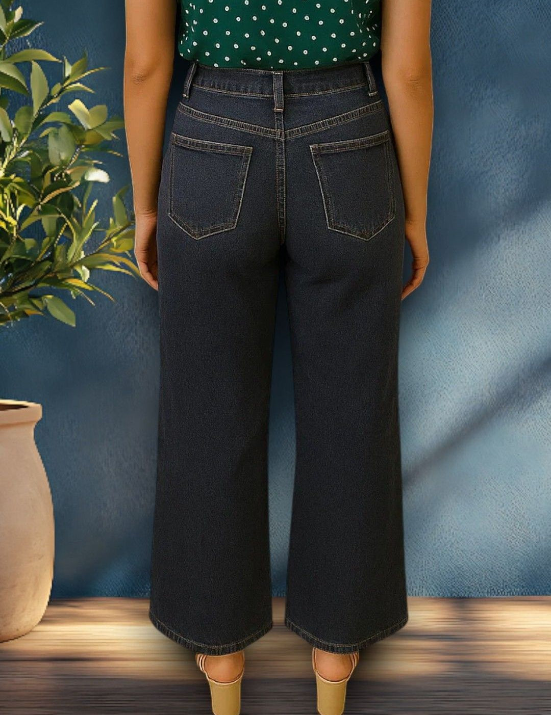 Kotty Women Wide-Leg High-Rise Mildly Distressed Stretchable Jeans