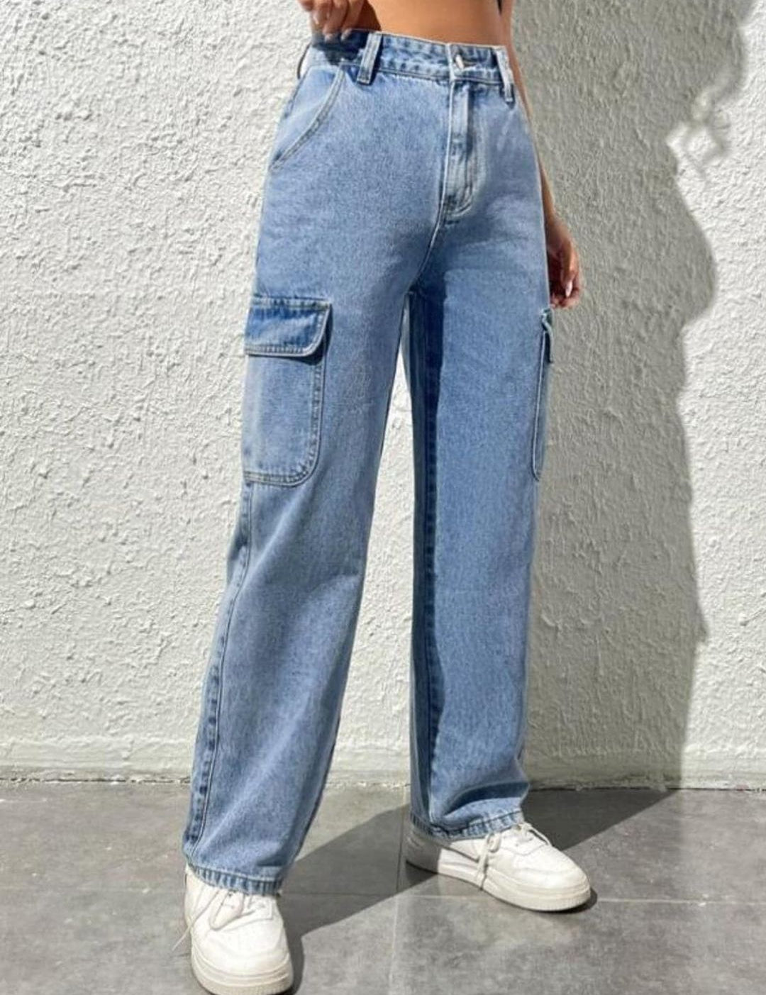 Kotty Women Blue Jean Straight Fit High-Rise Light Fade Clean Look Stretchable Jeans