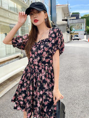 Kotty Navy Blue & Pink Floral Printed Sweetheart Neck Puffed Sleeves Fit & Flare Dress