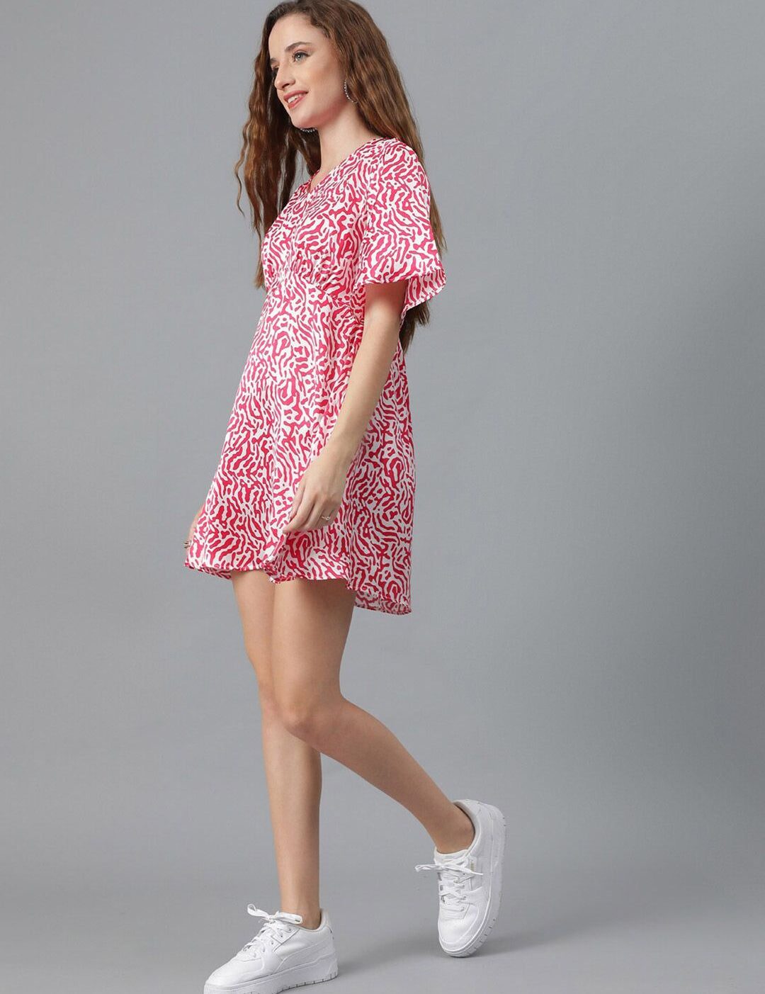 Kotty White & Red Animal Printed V Neck Flared Sleeves Crepe A Line Mini Dress