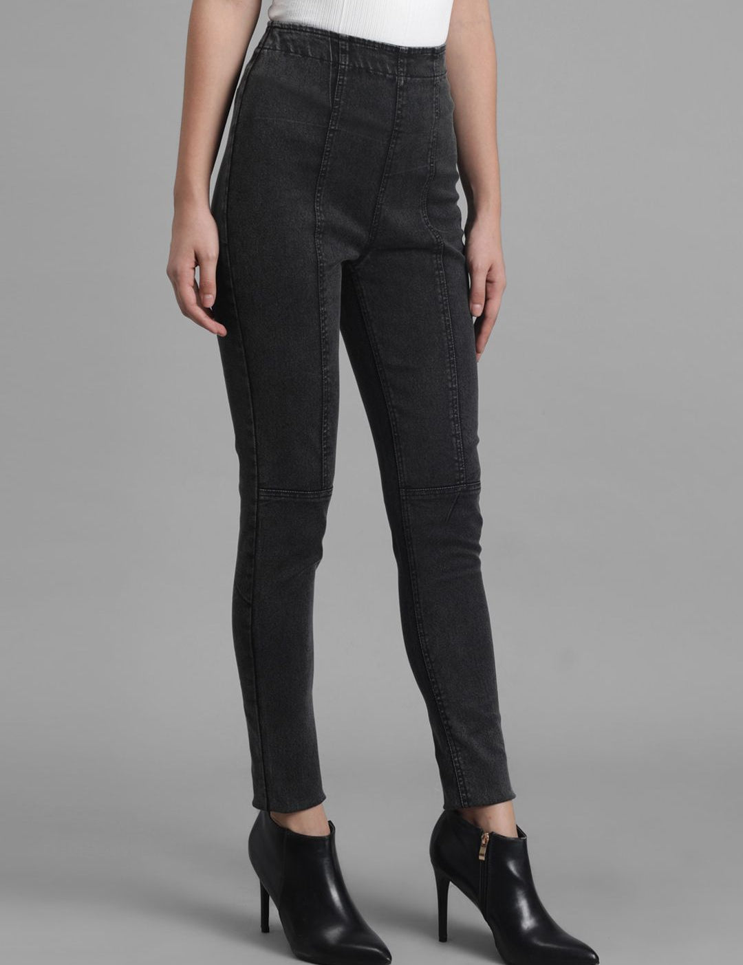 Kotty Women Black Skinny Fit High-Rise Clean Look Stretchable Jeans