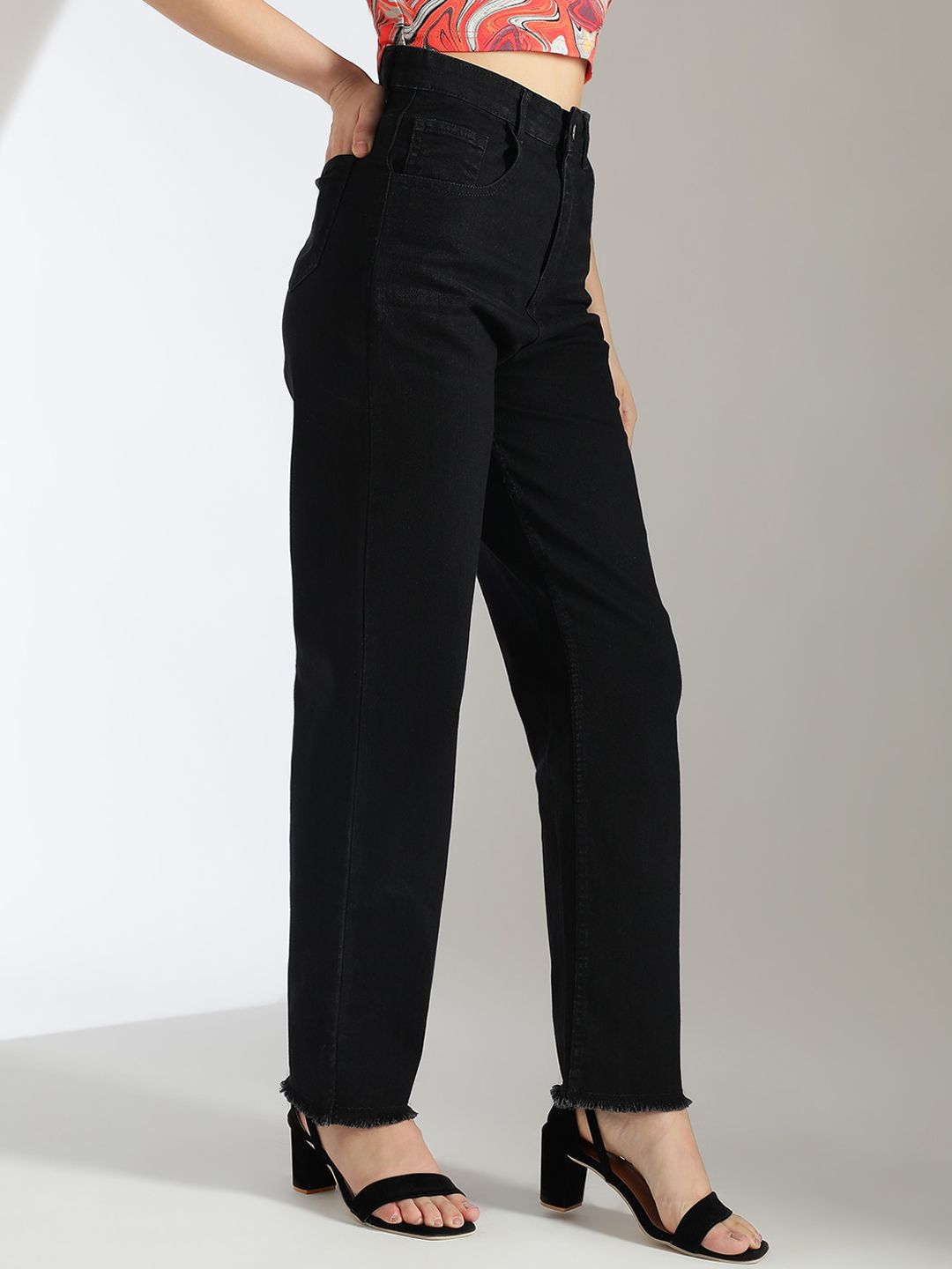 Stylecast X KOTTY Basics Women Black Slim Fit High-Rise Clean Look Frayed Hem Stretchable Jeans