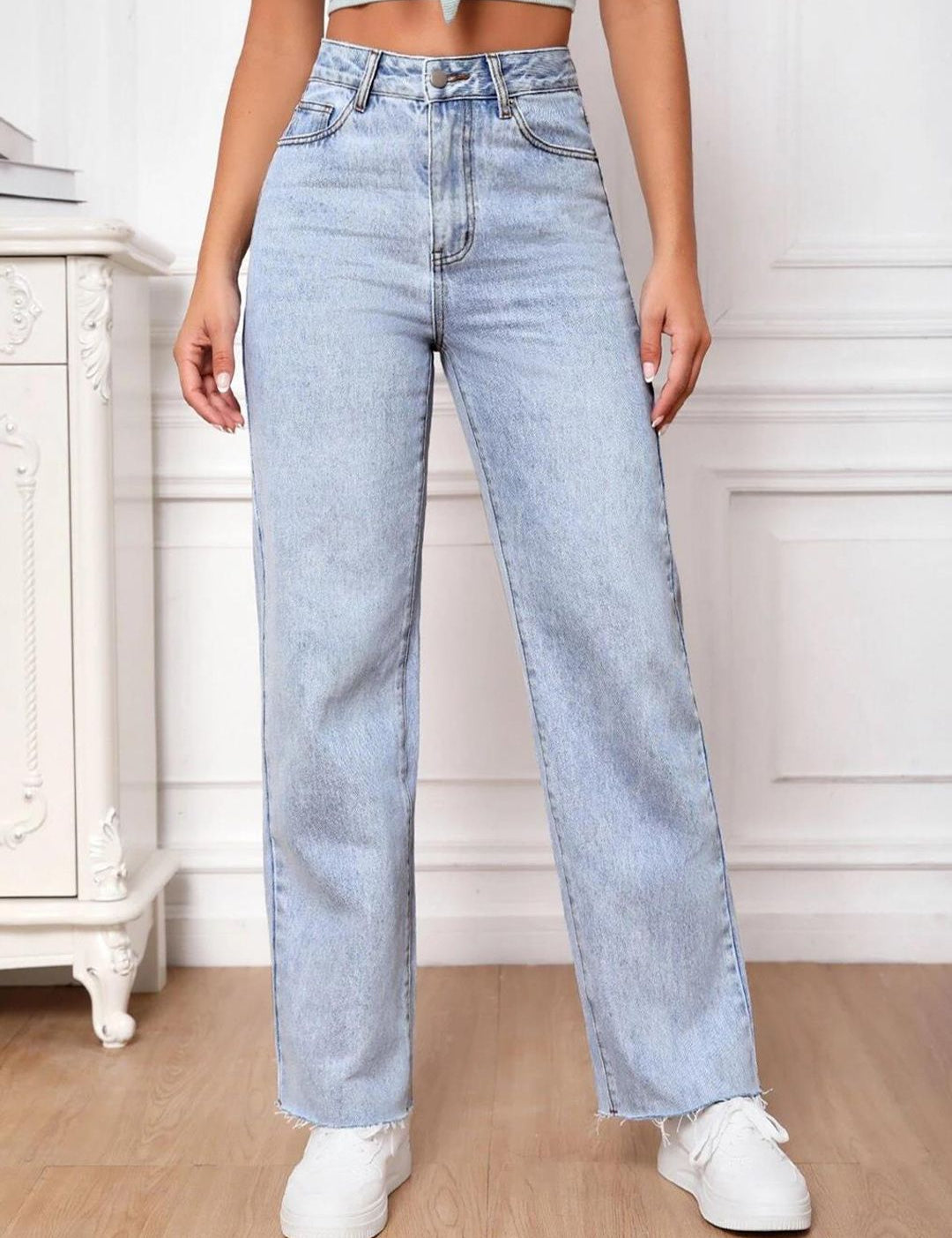 Kotty Women Blue Jean Straight Fit High-Rise Heavy Fade Clean Look Stretchable Jeans