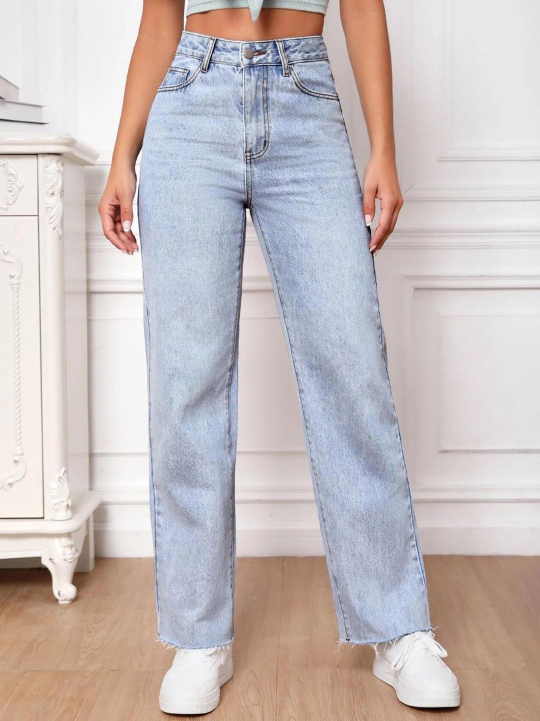 Kotty Women Blue Jean Straight Fit High-Rise Heavy Fade Clean Look Stretchable Jeans