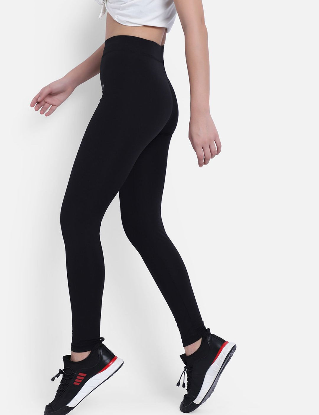 Kotty Women Black & White Printed Tights