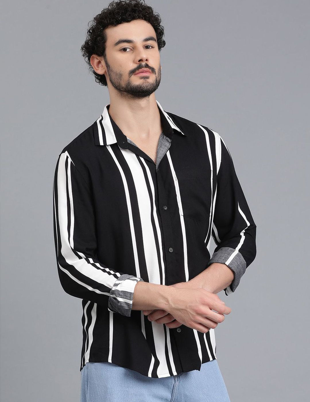 Kotty Men Vertical Striped Casual Shirt
