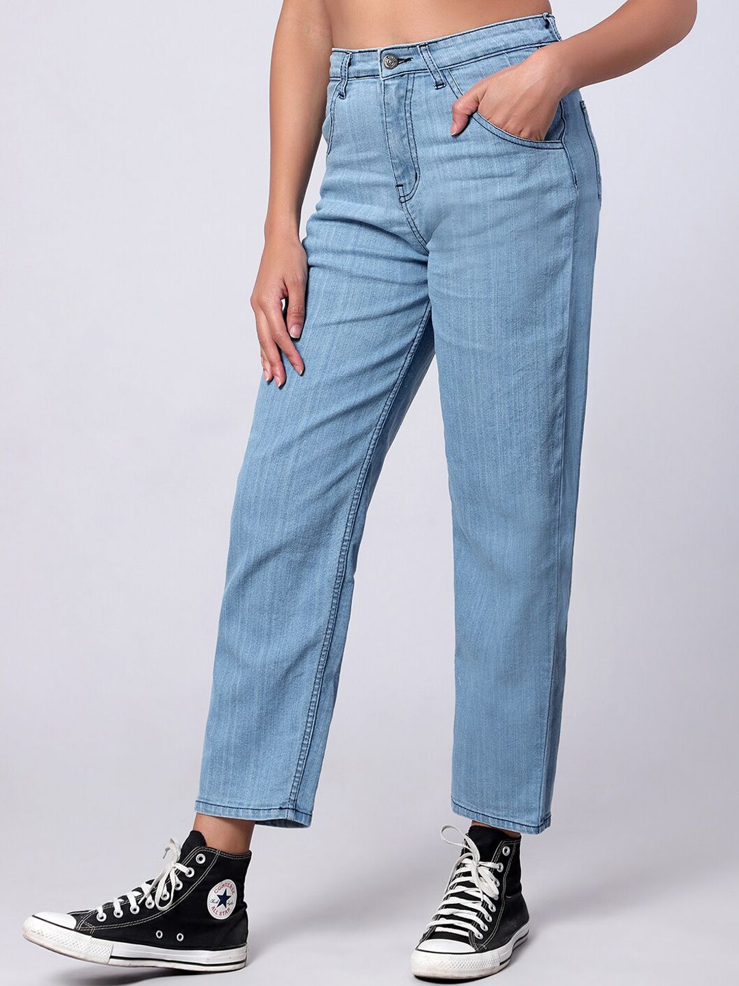 Kotty Women Jean Straight Fit High-Rise Light Fade Jeans