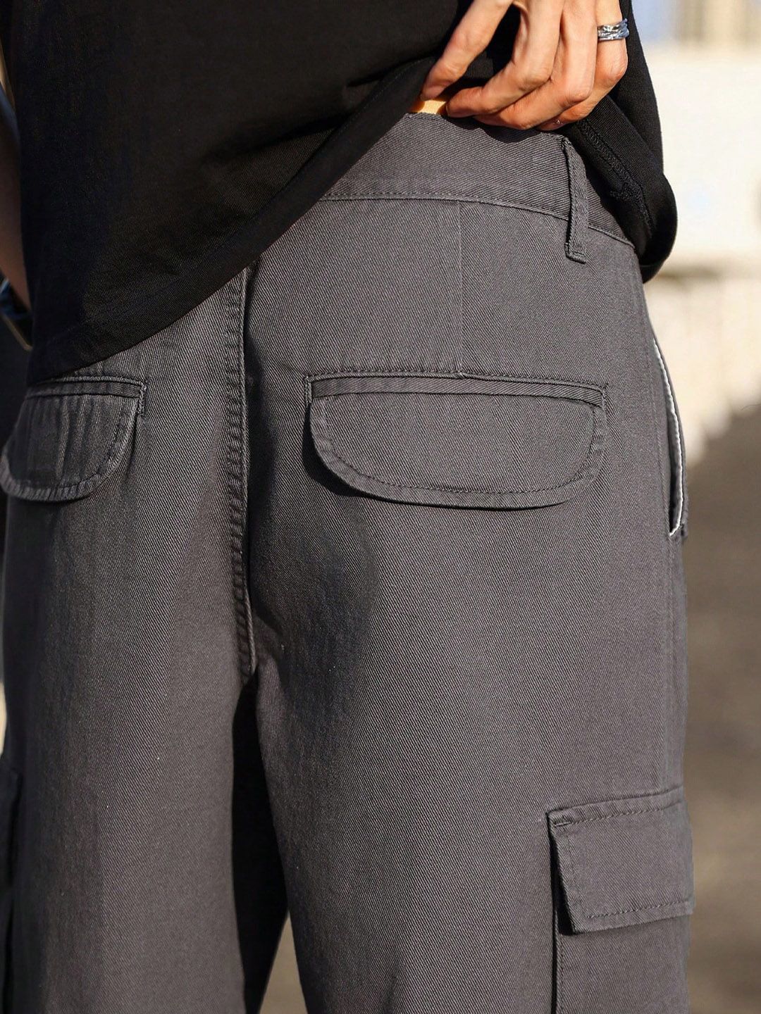 Kotty Men Low-Rise Stretchable Cargo Jeans