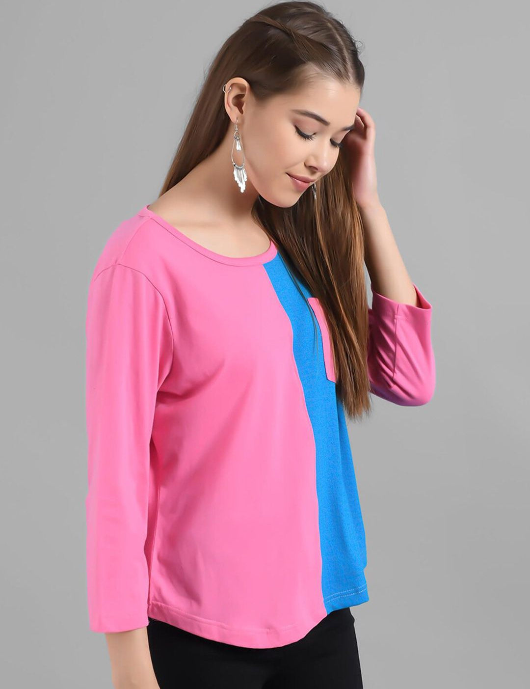 Kotty Colourblocked Round Neck Cotton T-shirt