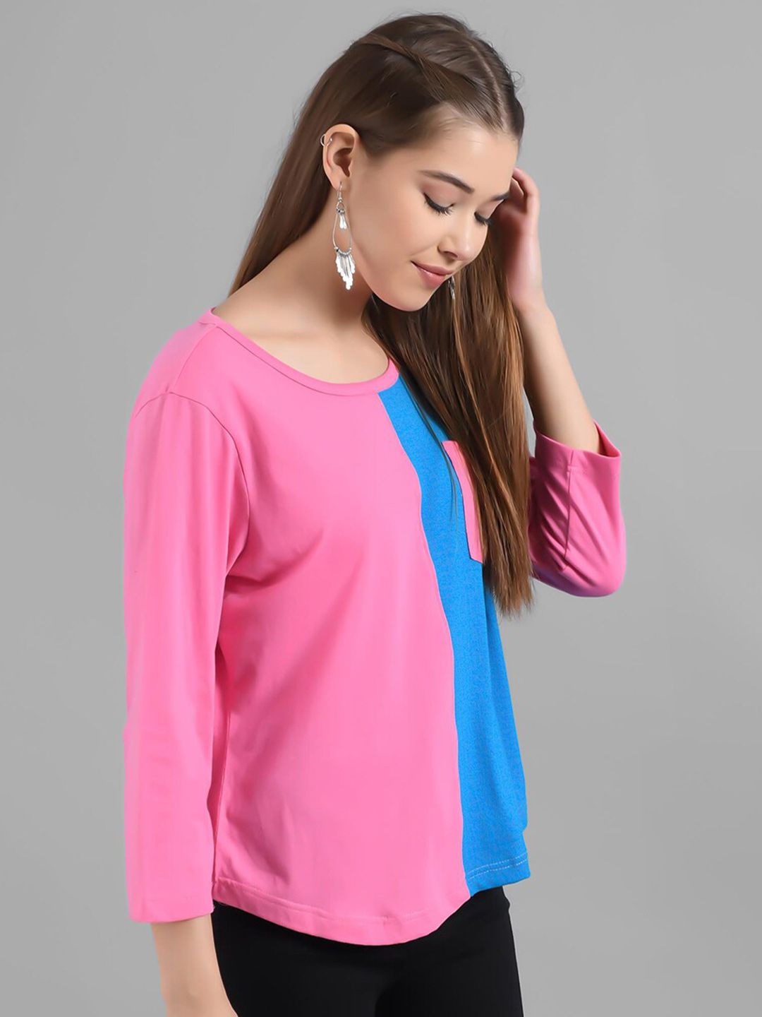 Kotty Colourblocked Round Neck Cotton T-shirt