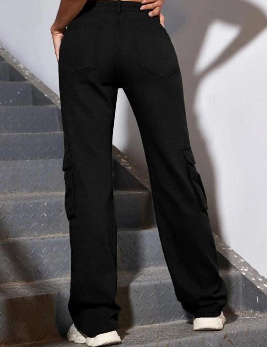 Kotty Women Black Jean Straight Fit High-Rise Clean Look Stretchable Cargo Jeans