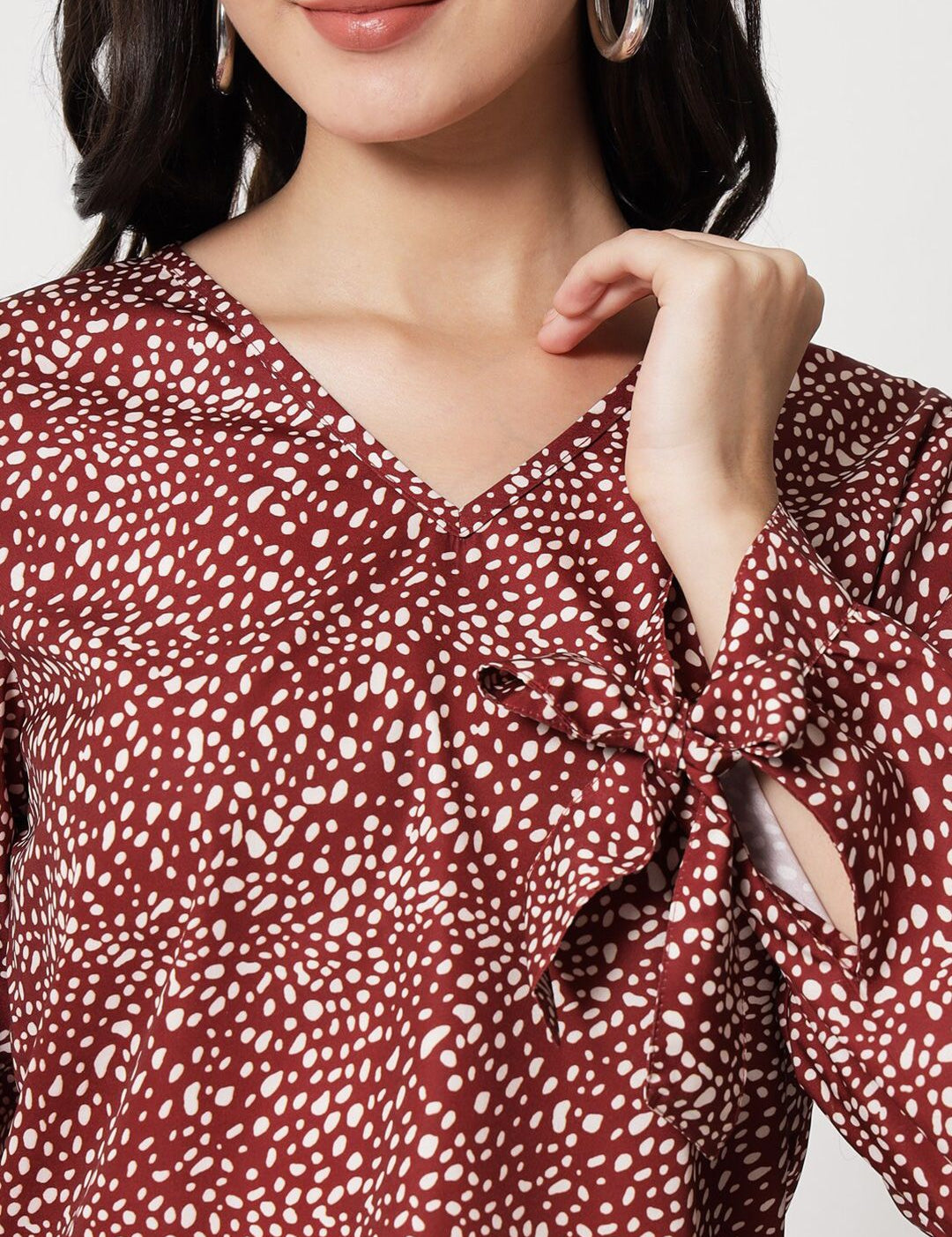 Kotty Abstract Printed V-Neck Crepe Top