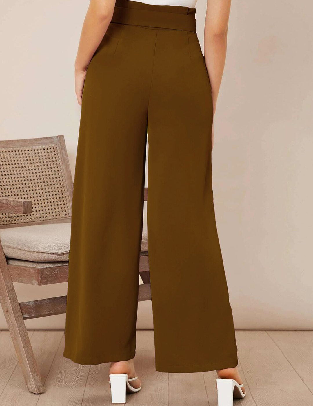 Kotty Women Relaxed Straight Fit High-Rise Easy Wash Pleated Trousers