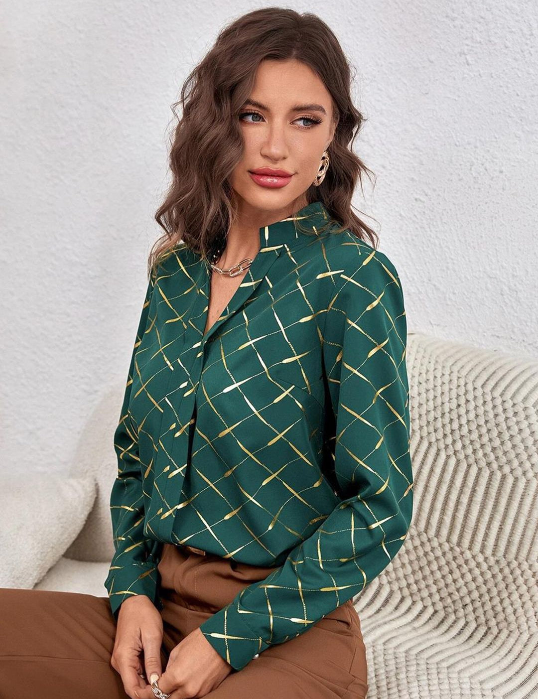 Kotty Green Geometric Printed Satin Shirt Style Top