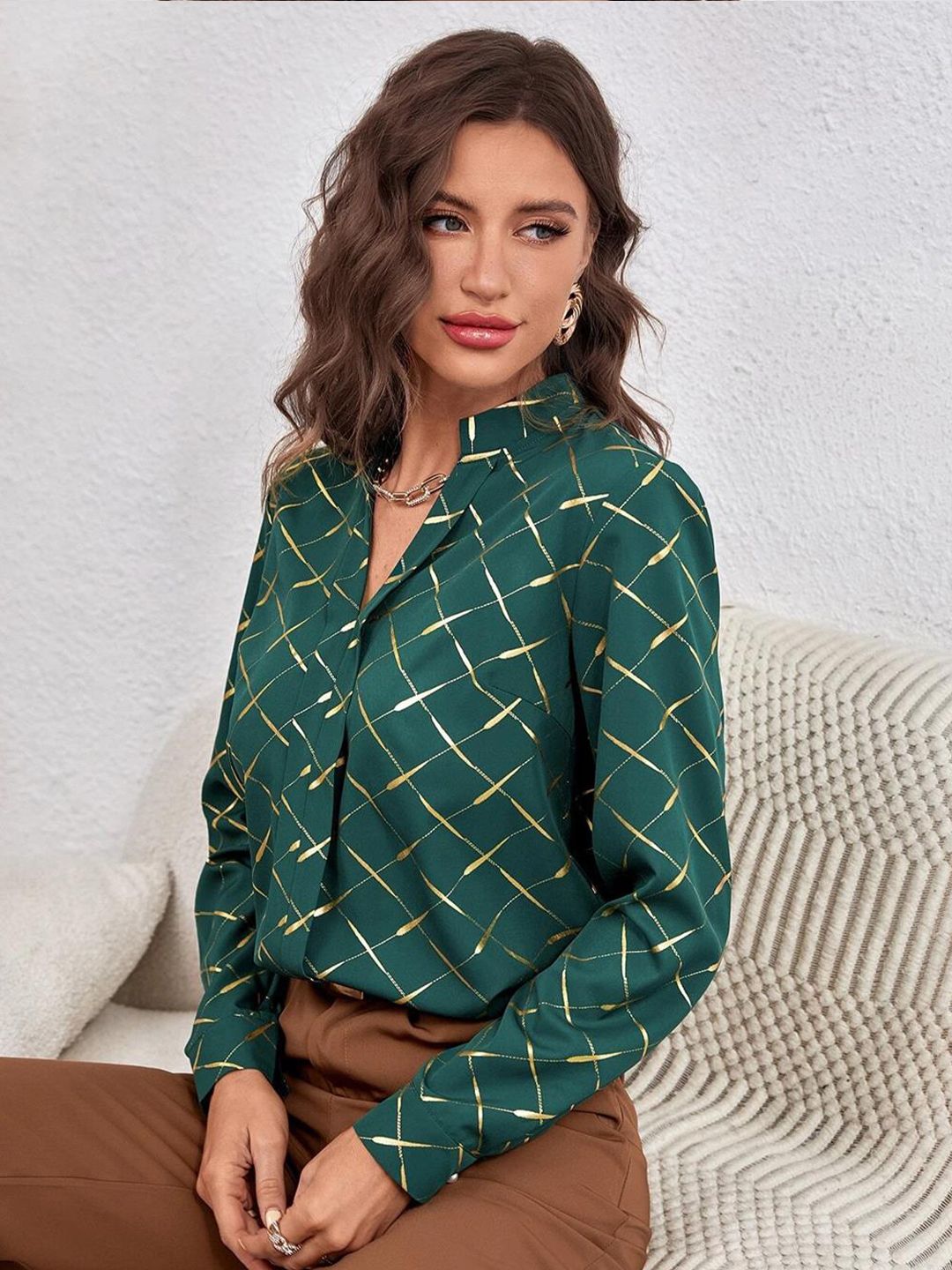 Kotty Green Geometric Printed Satin Shirt Style Top