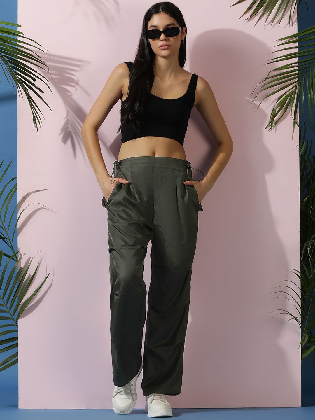 Kotty Women Relaxed High-Rise Easy Wash Pleated Cargos Trousers