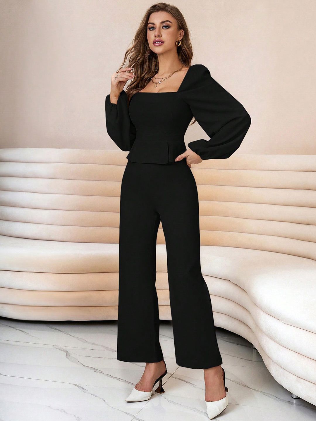 Kotty Square Neck Puff Sleeves Top With Trousers