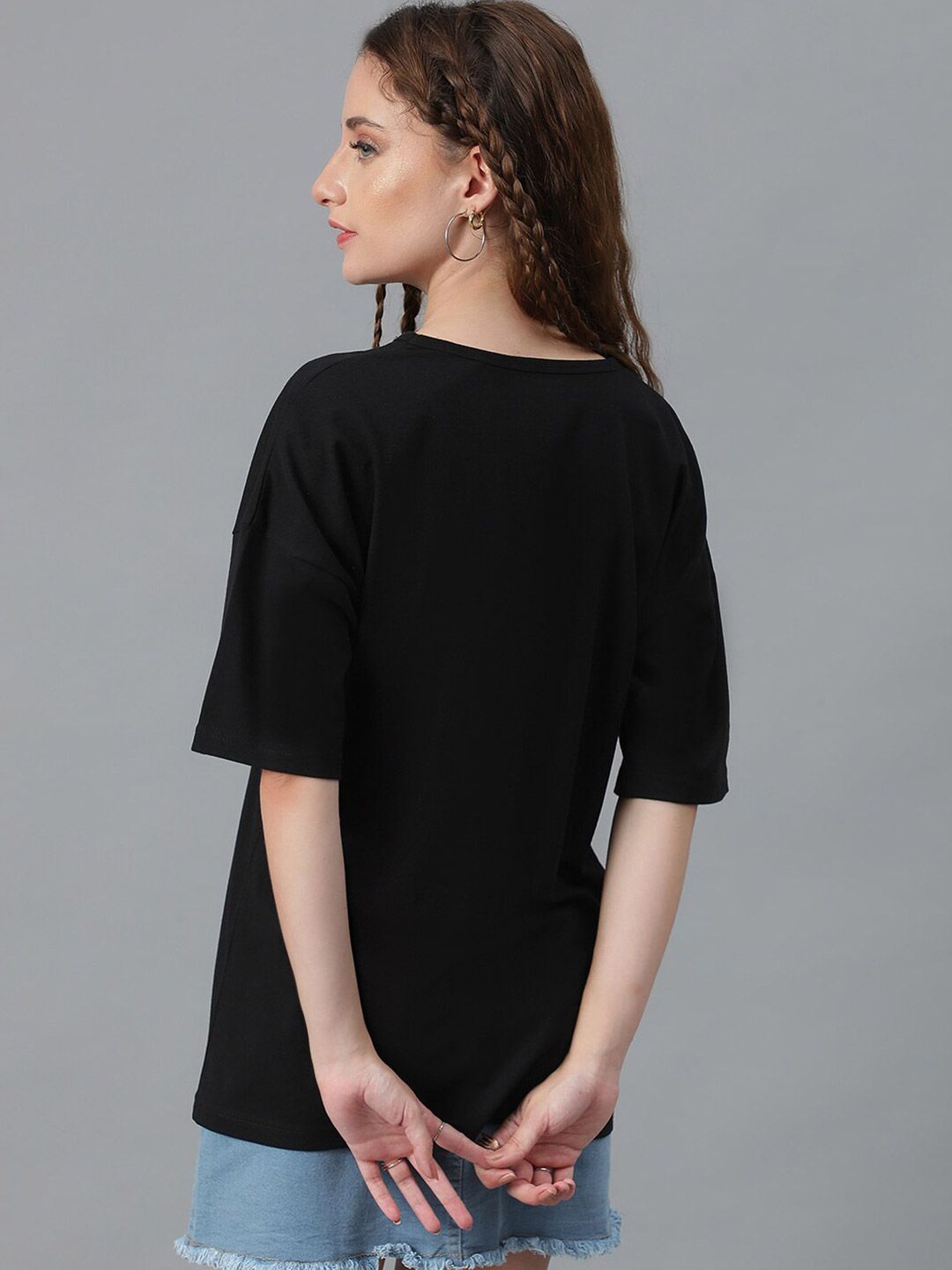 Kotty Graphic Printed Round Neck  Drop-Shoulder Sleeves Pure Cotton Oversized T-shirt