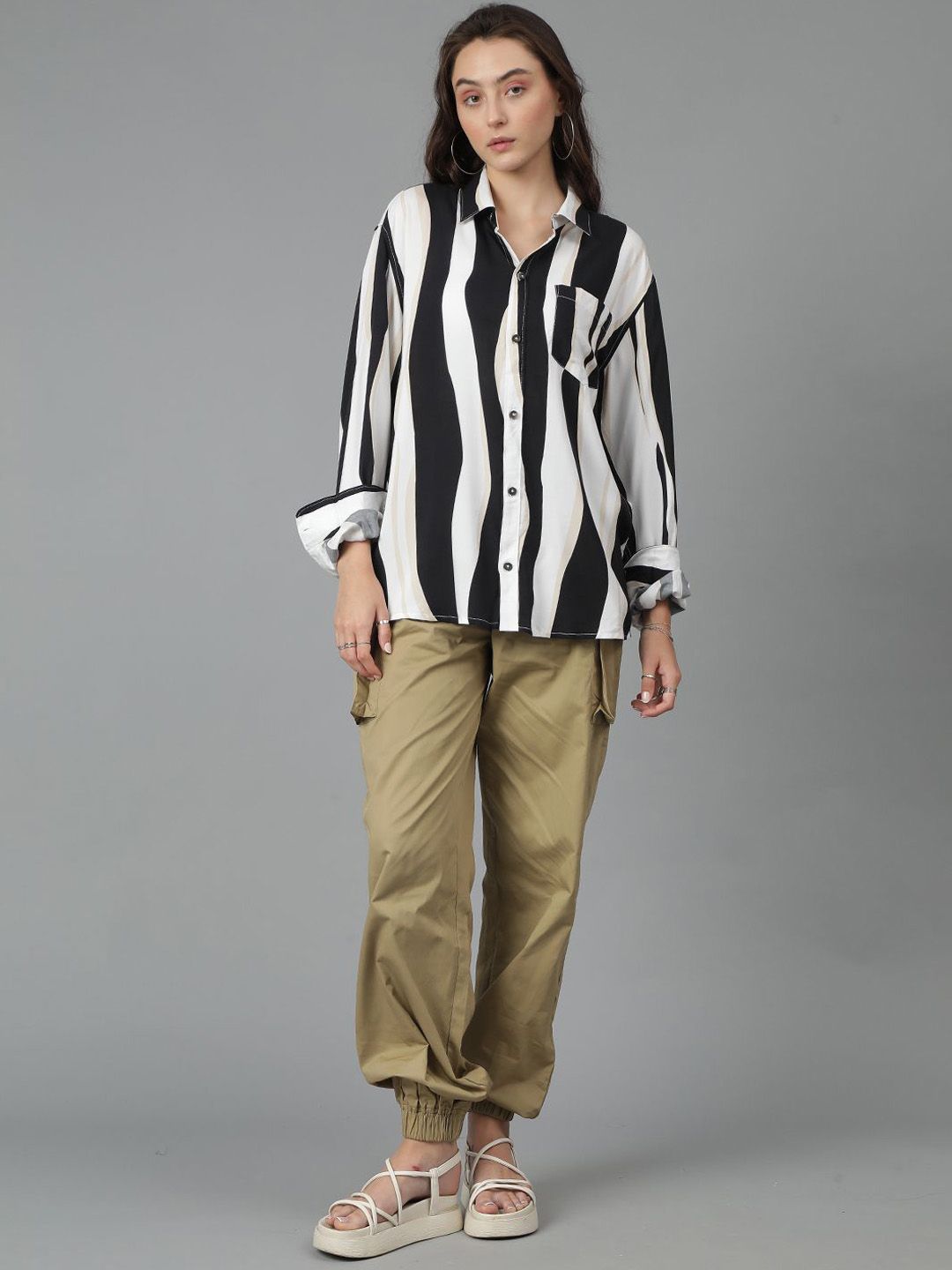 Kotty Women High-Rise Easy Wash Pleated Cotton Cargos Trousers