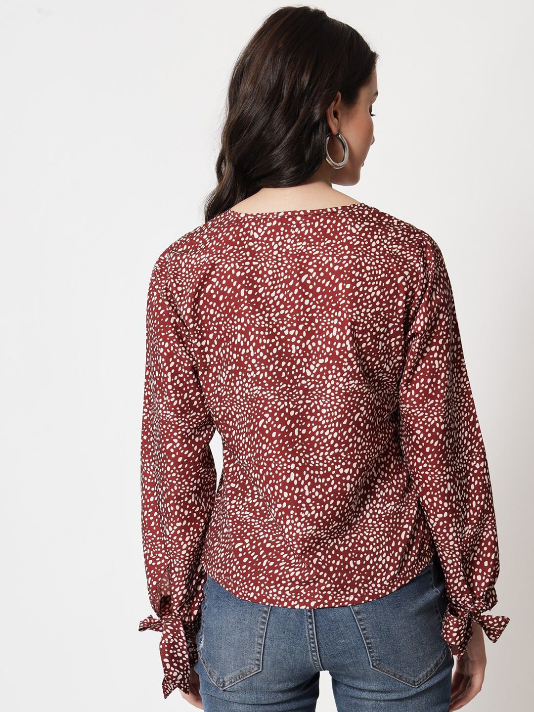 Kotty Abstract Printed V-Neck Crepe Top