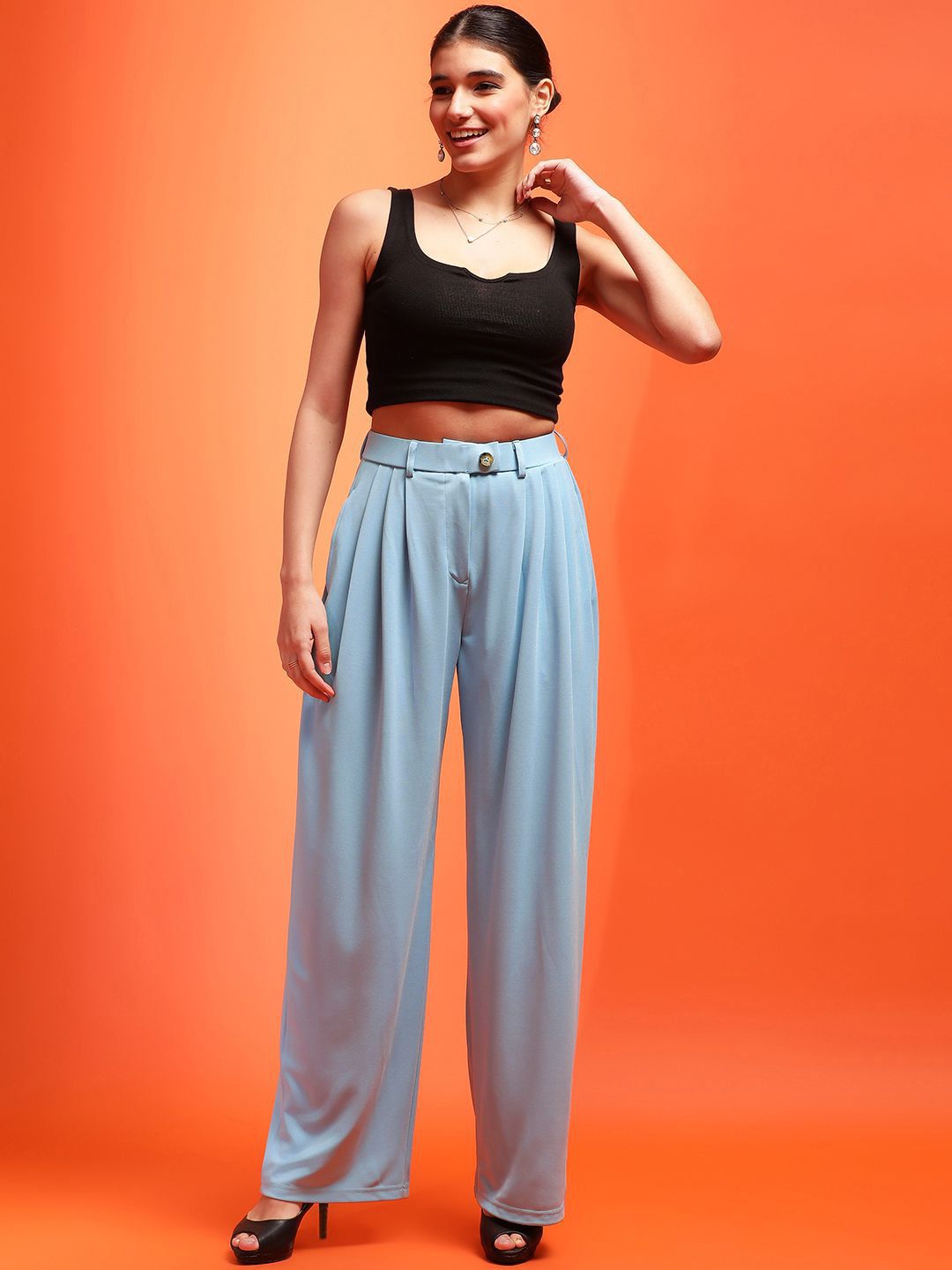 Kotty Women Relaxed Straight Fit Mid-Rise Pleated Parallel Trousers