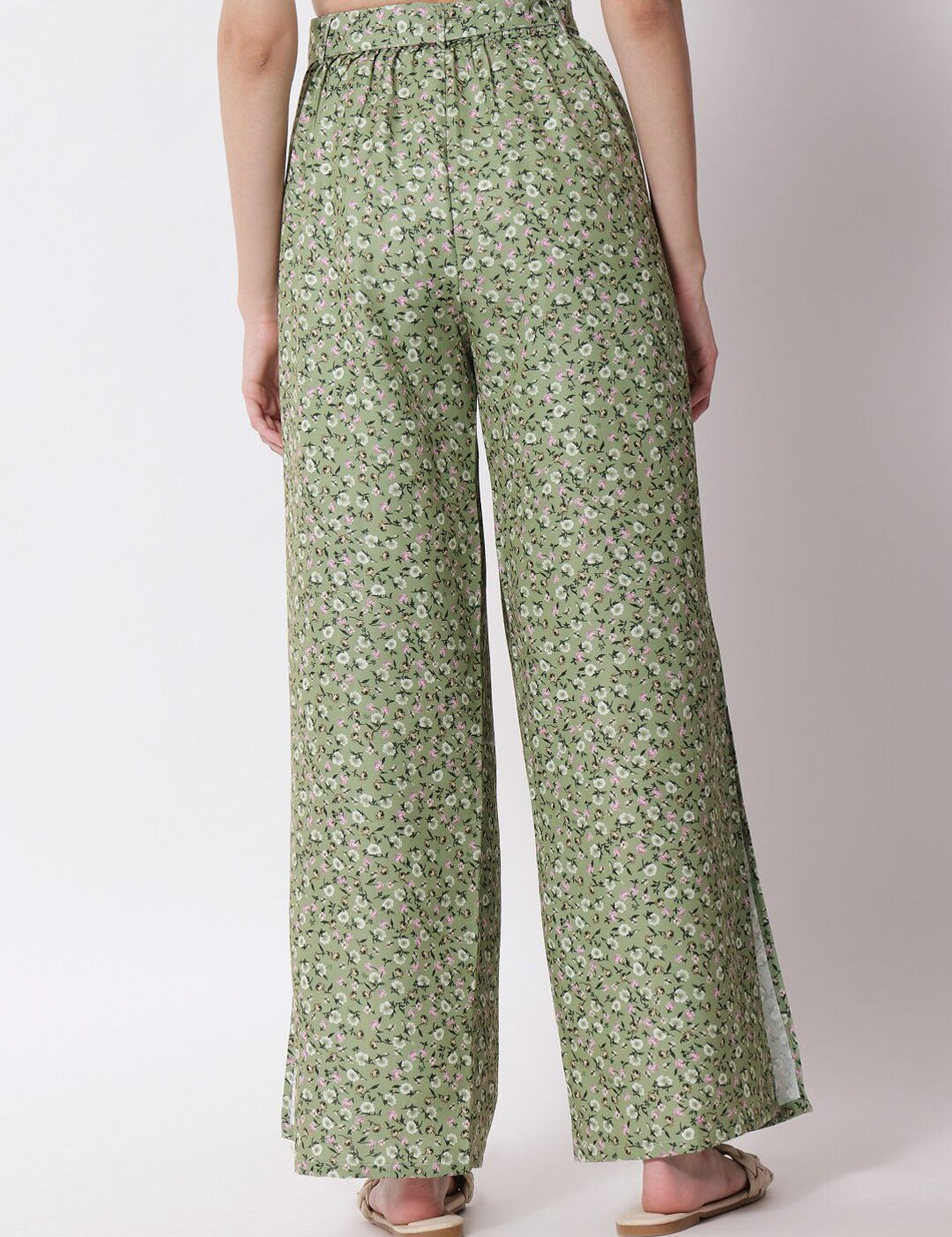 Kotty Women Green Floral Printed Relaxed Flared High-Rise Easy Wash Pleated Trousers