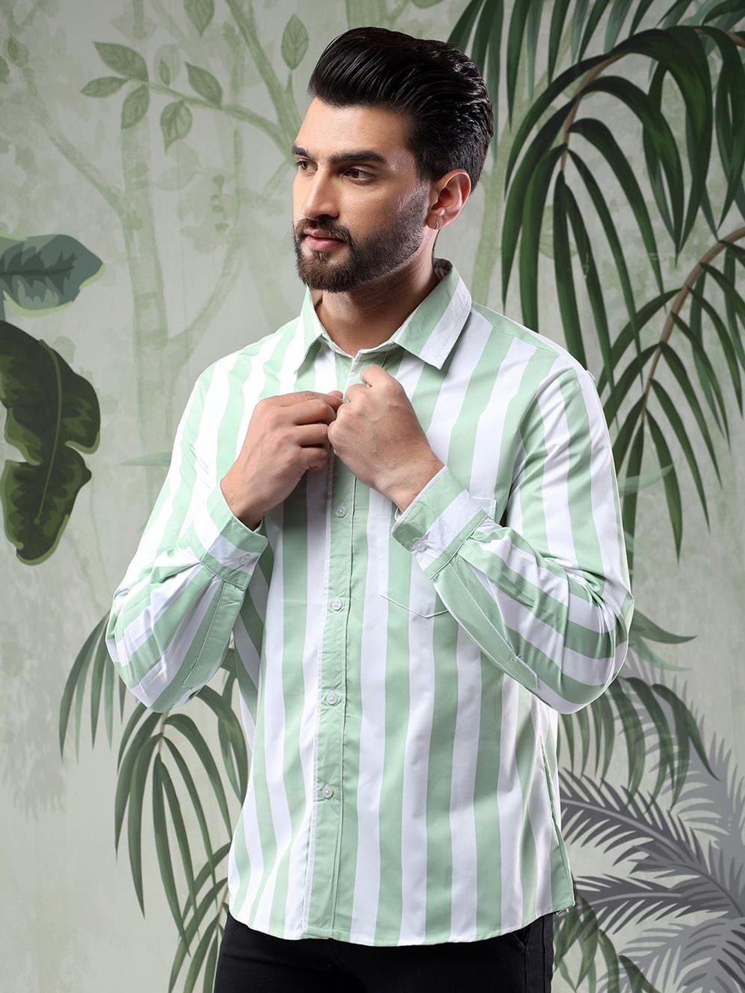 Kotty Men Spread Collar Vertical Striped Casual Shirt