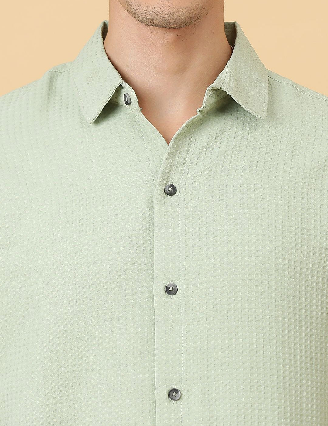 Kotty Men Relaxed Spread Collar Solid Casual Shirt