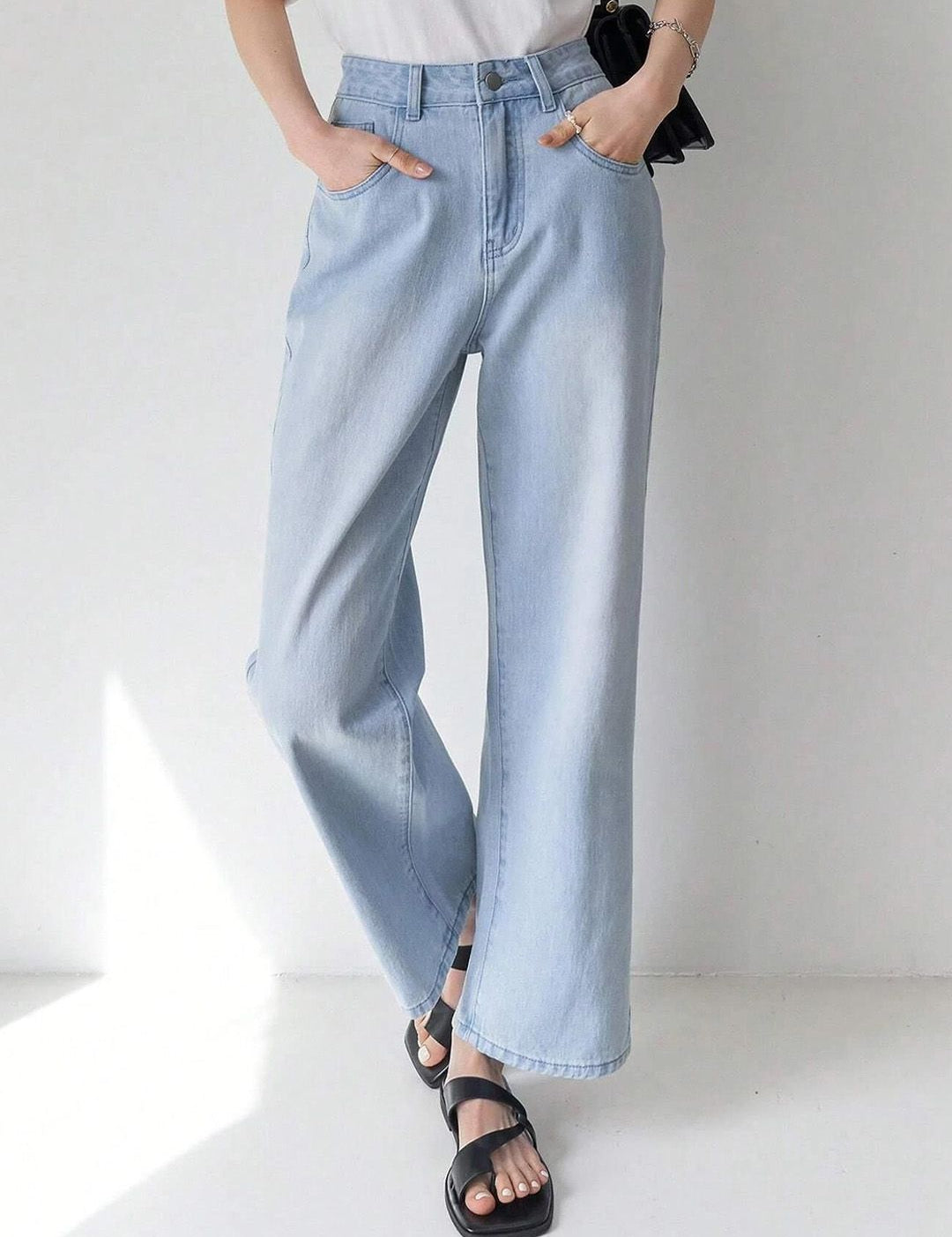 Kotty Women Straight Fit High-Rise Stretchable Jeans