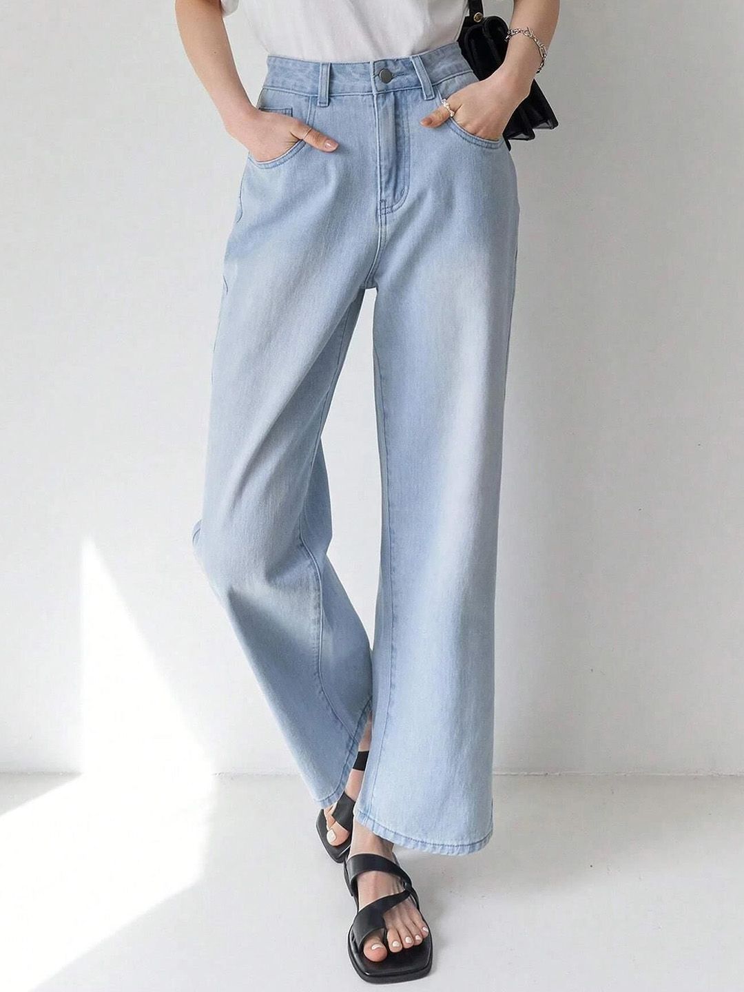 Kotty Women Straight Fit High-Rise Stretchable Jeans