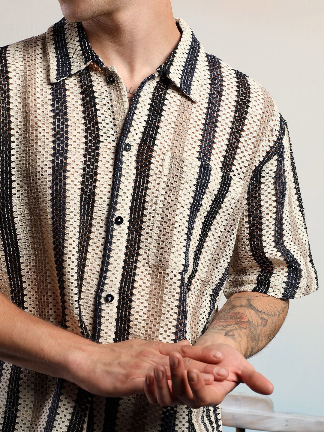 Kotty Vertical Stripes Cotton Spread Collar Short Sleeves Shirt