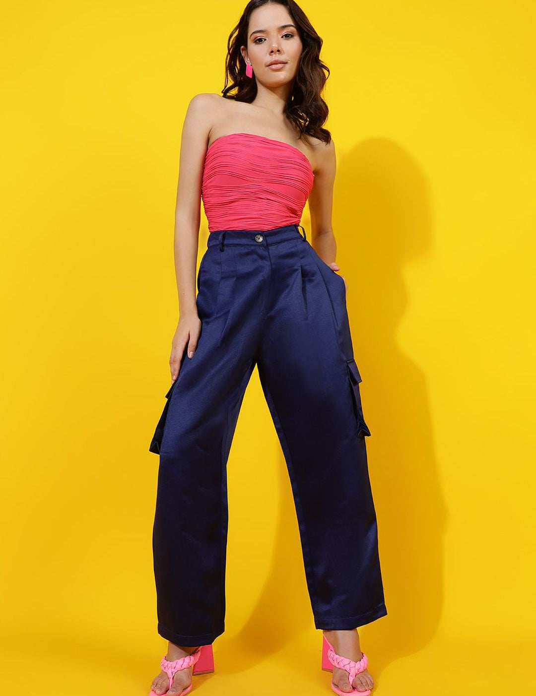 Kotty Women Relaxed Fit High-Rise Solid Cargos Trousers