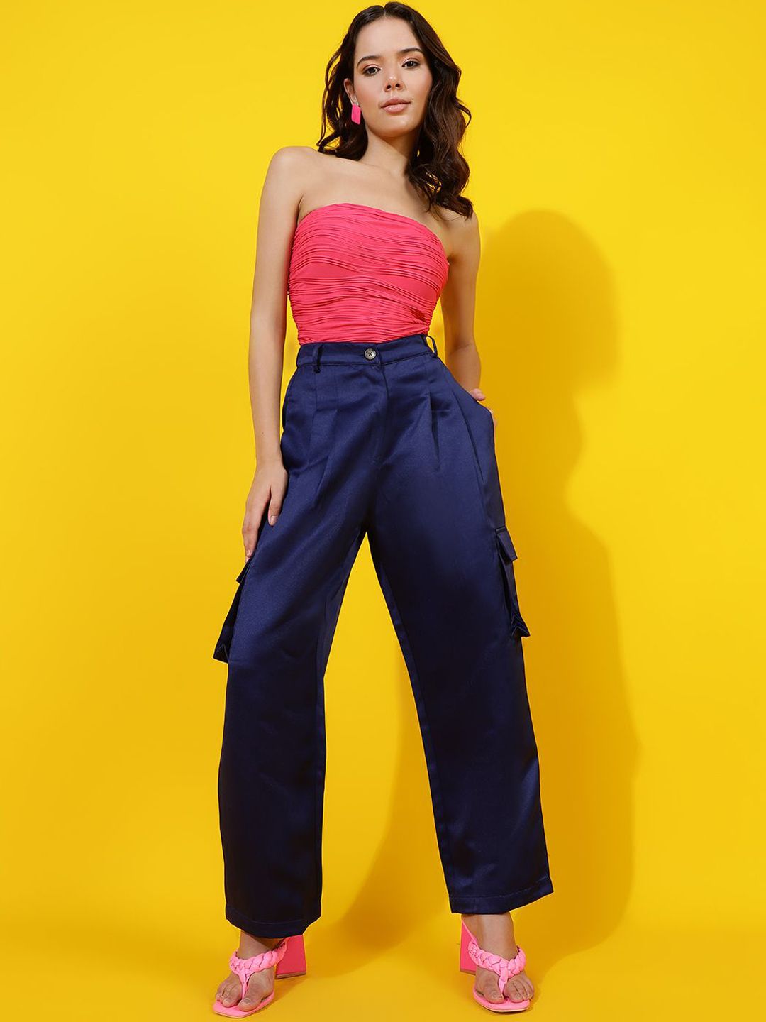 Kotty Women Relaxed Fit High-Rise Solid Cargos Trousers