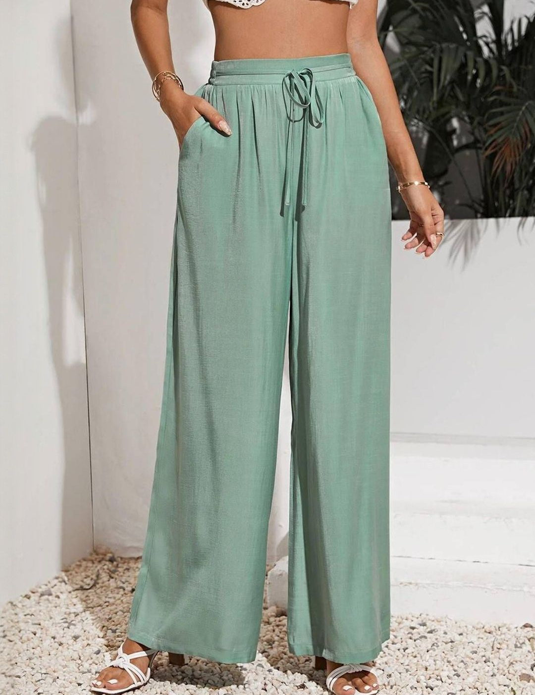 Kotty Women Relaxed Straight Leg High-Rise Trousers