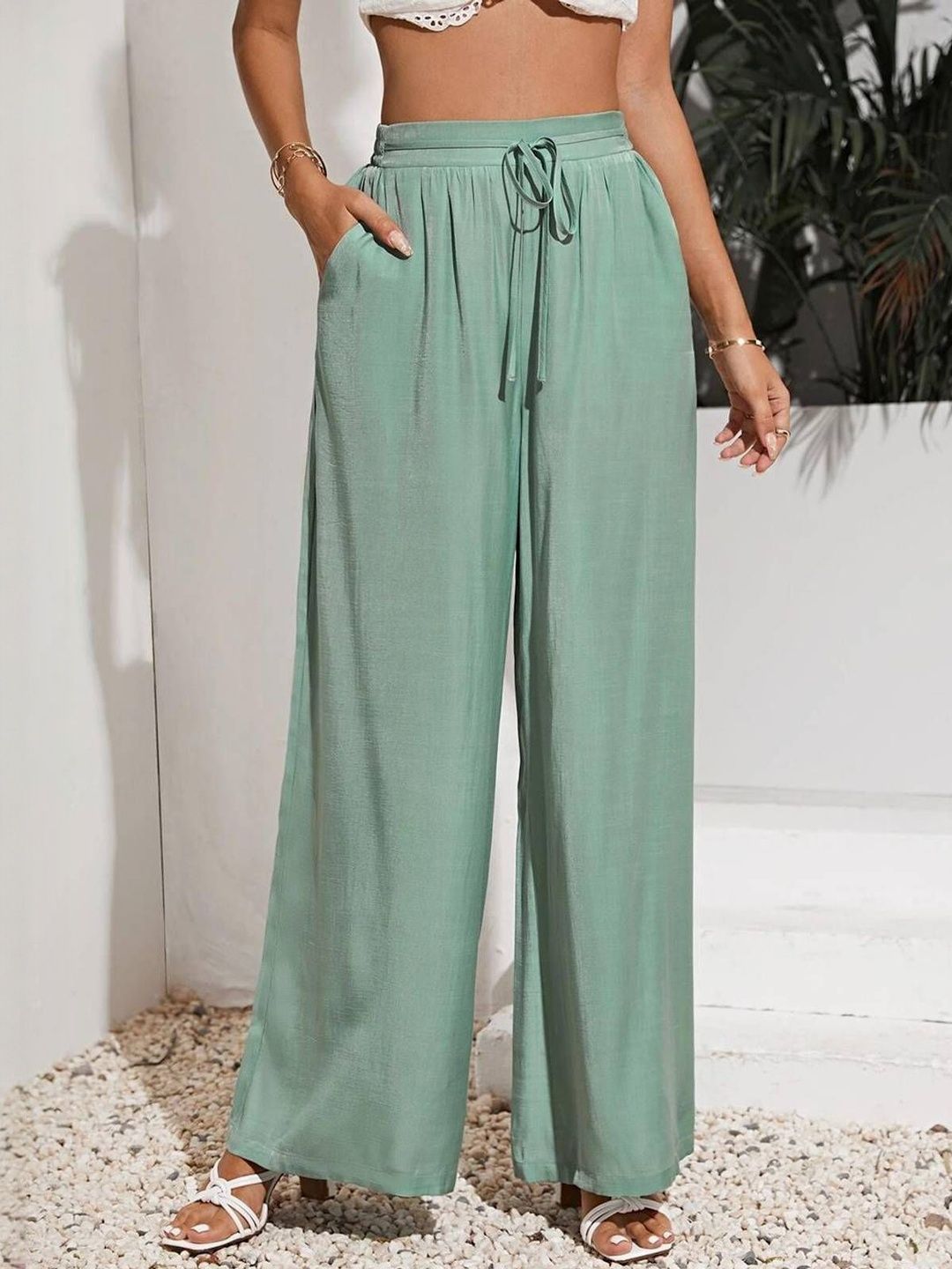 Kotty Women Relaxed Straight Leg High-Rise Trousers