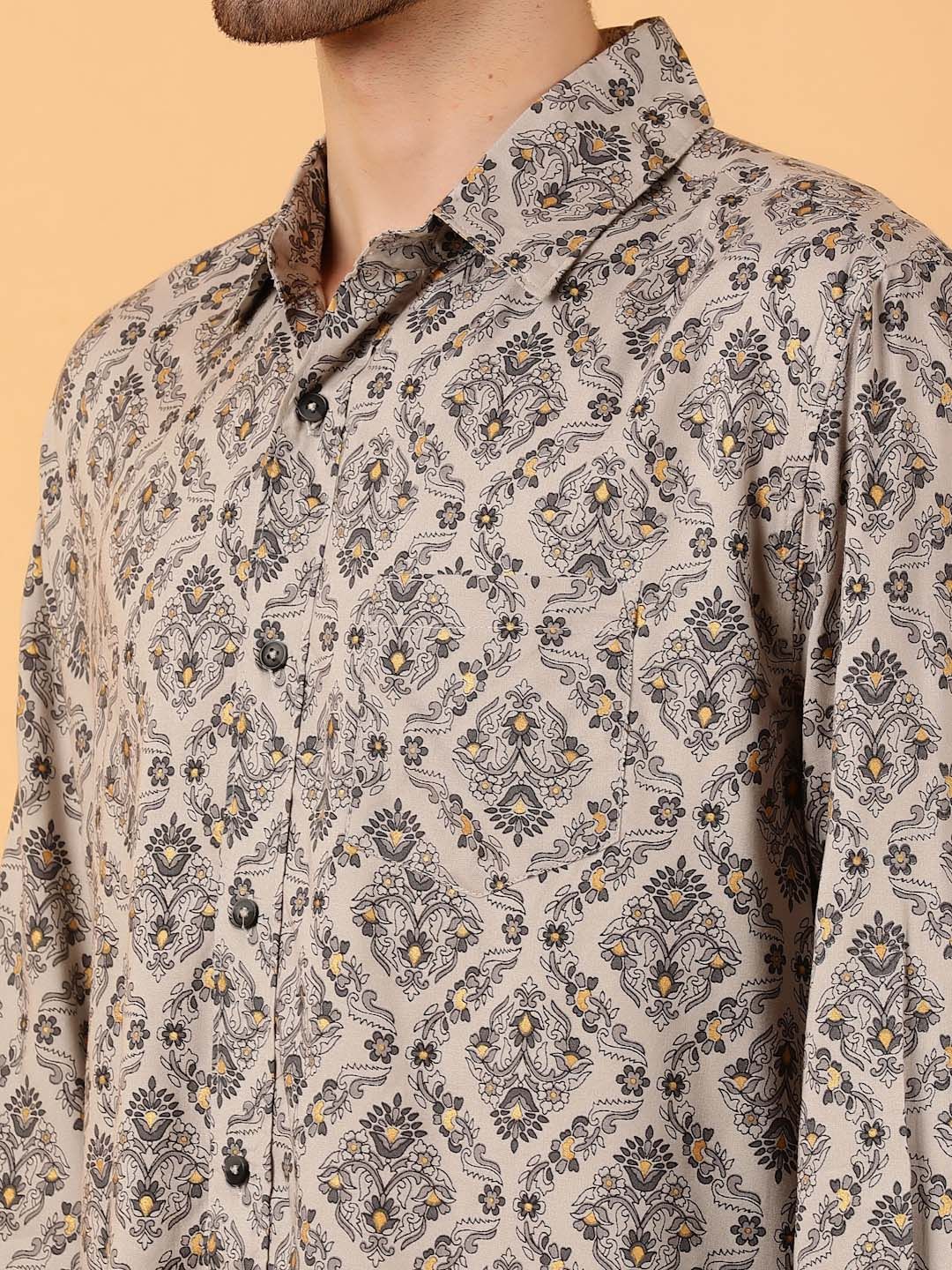 Kotty Men Relaxed Spread Collar Graphic Printed Cotton Casual Shirt