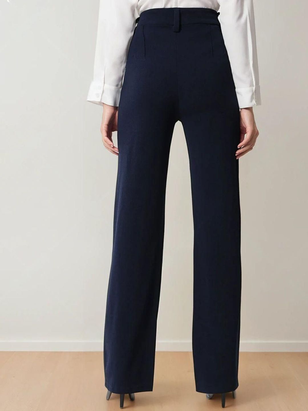 Kotty Women Straight Fit High-Rise Trousers