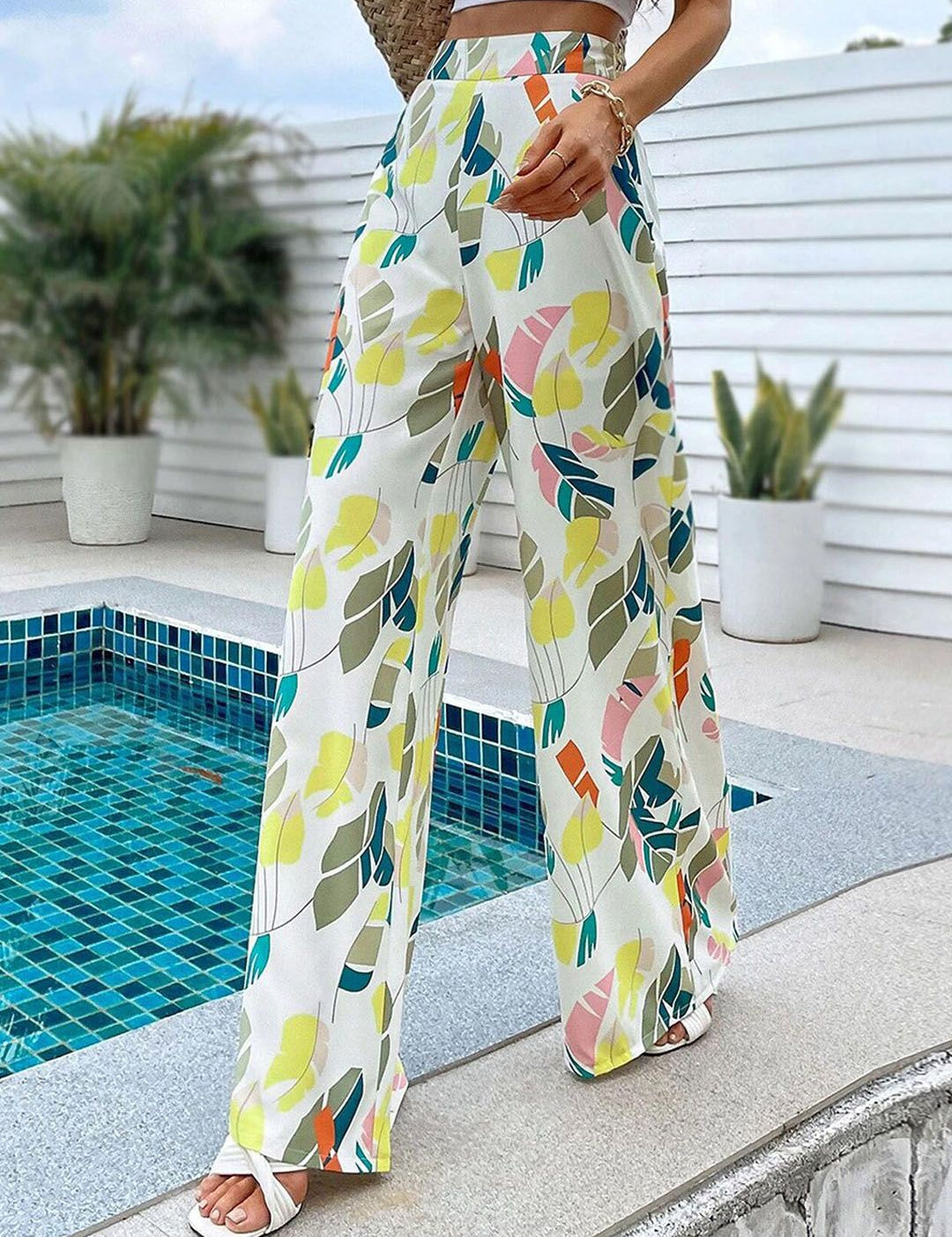 Kotty Women Multicoloured Printed Relaxed Straight Fit High-Rise Easy Wash Trousers