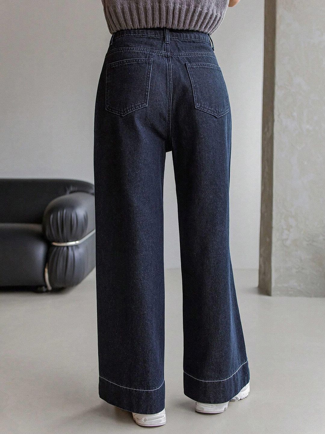 Kotty Women Straight Fit High-Rise Stretchable Jeans