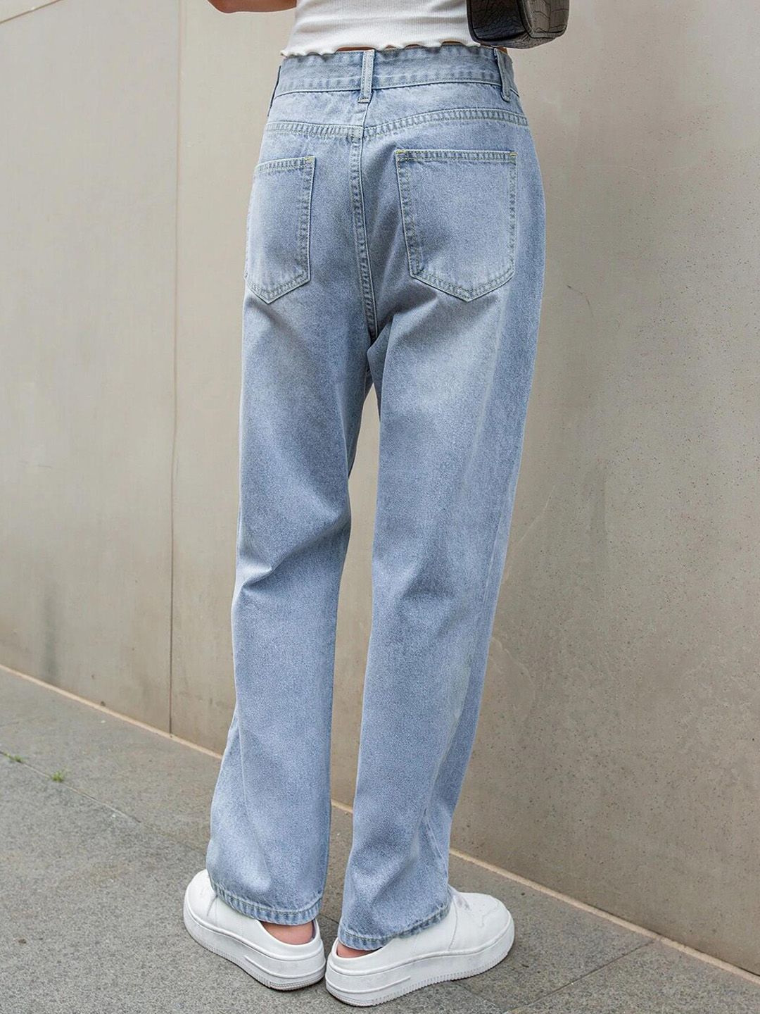 Kotty Women Jean Straight Fit High-Rise Light Fade Stretchable Jeans