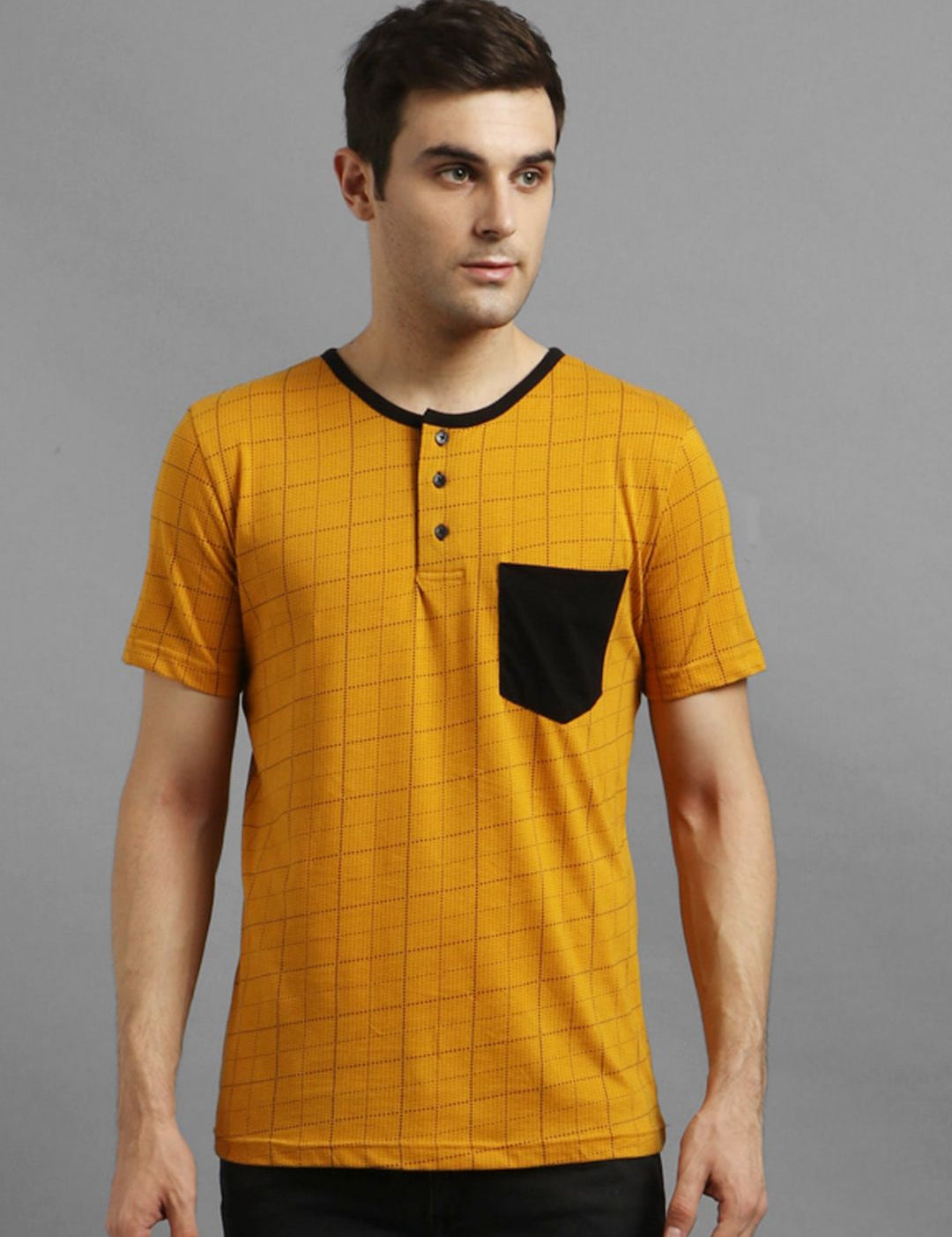 Kotty Men Yellow & Black Checked Henley T-shirt