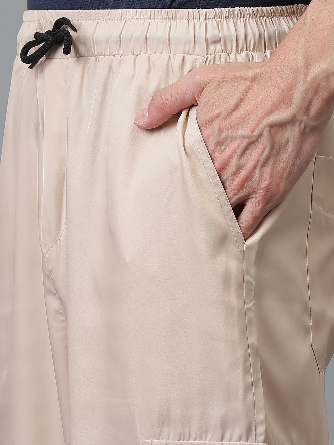 Kotty Men Relaxed Low-Rise Easy Wash Cargos Trousers