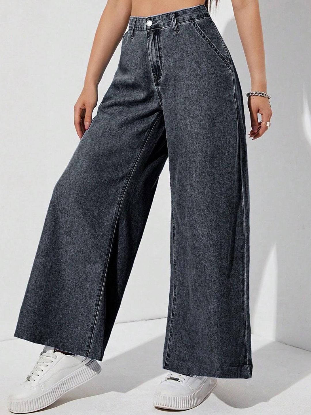 Kotty Women Black Jean Flared High-Rise Clean Look Stretchable Jeans