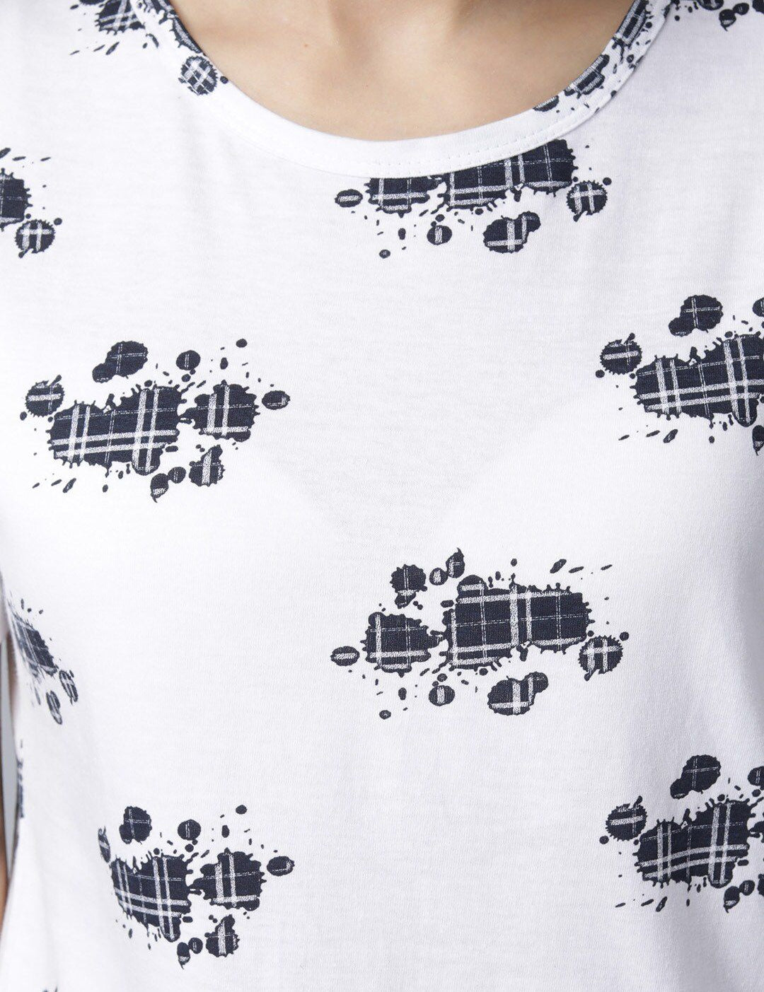 Kotty Women White & Black Printed Night Suit