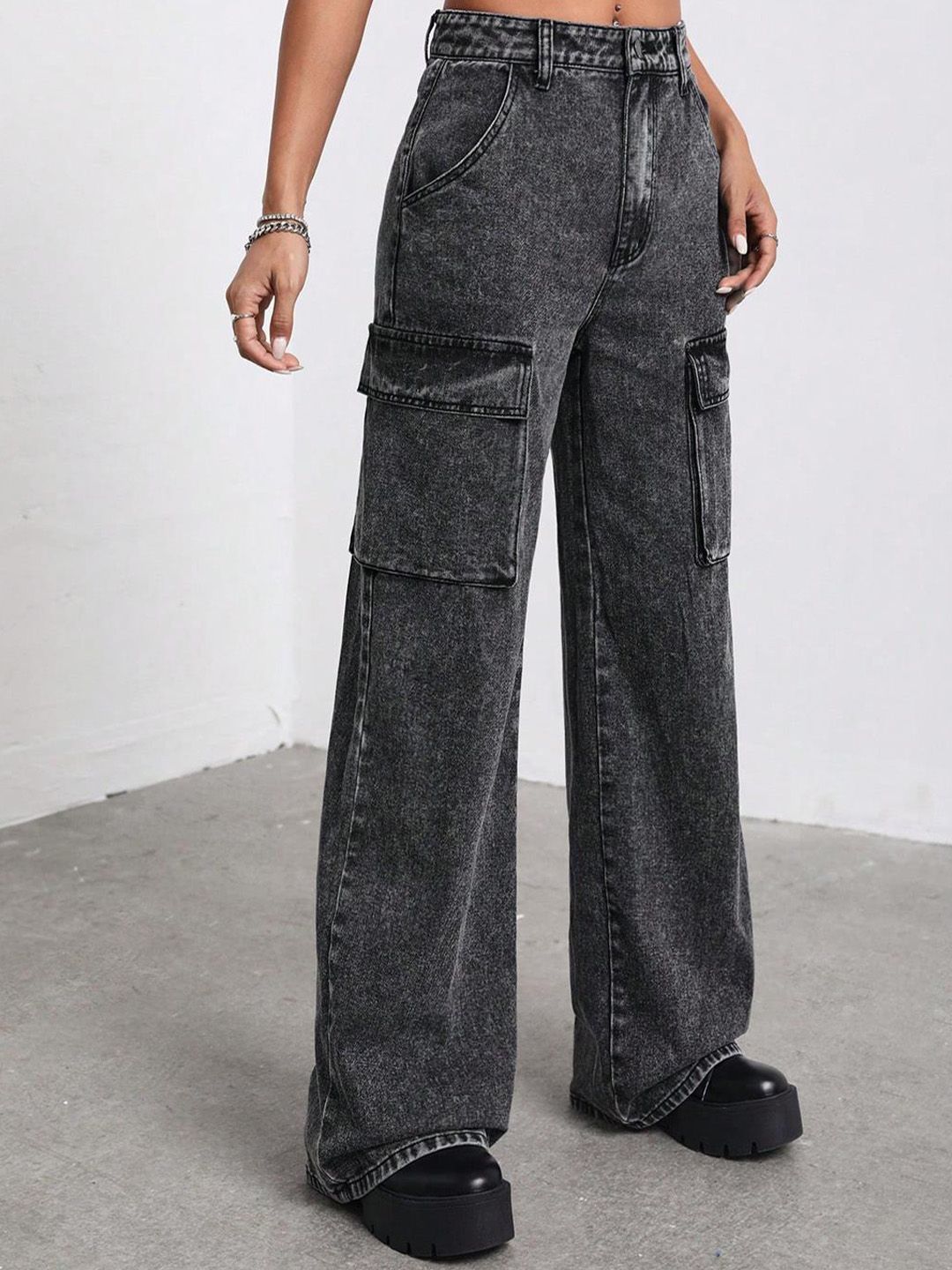 Kotty Women Grey Jean Straight Fit High-Rise Clean Look Stretchable Jeans