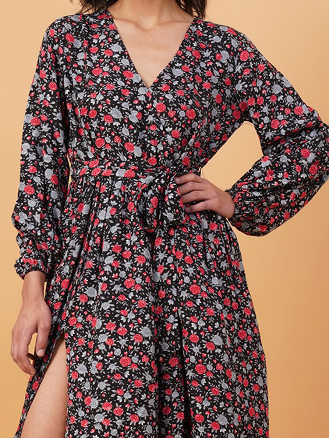Kotty Floral Printed V-Neck Long Sleeves Maxi Dress