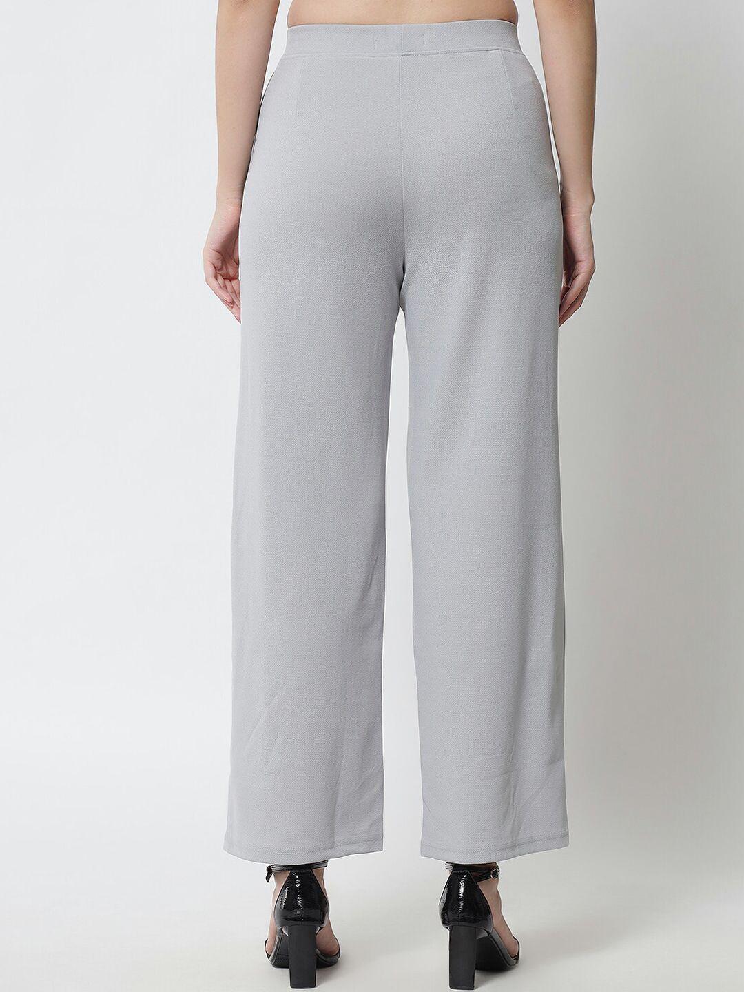 Kotty Women Grey Solid Relaxed Straight Fit Parallel Trousers
