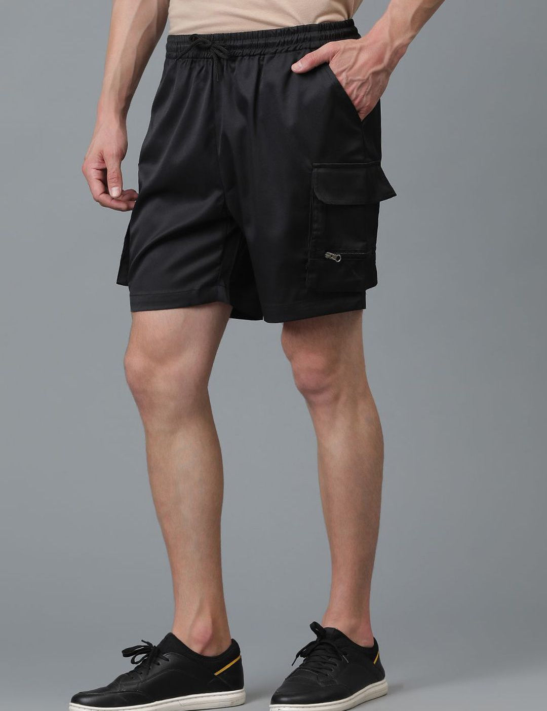 Kotty Men Low-Rise Cargo Shorts